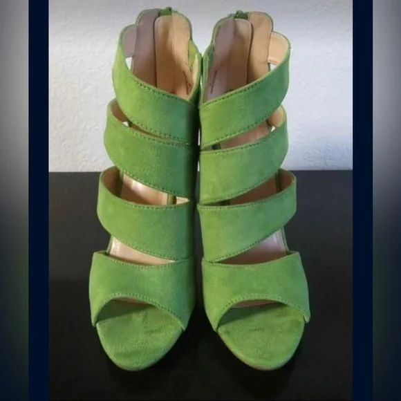 WOMEN'S NEON GREEN HIGH HEEL SANDAL - Picture 3 of 4